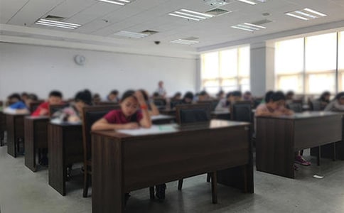 期中考试表彰大会发言稿(集锦15篇)