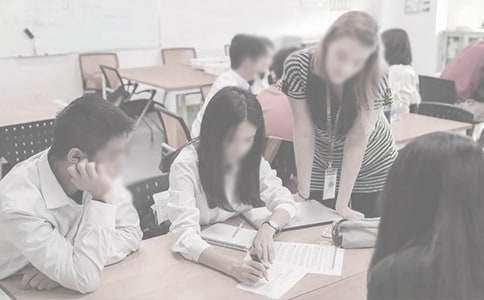 ��У��ѧ�����ʵ������