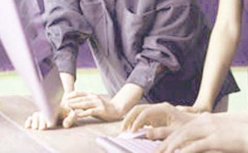 ұ�𶥸�ʵϰ����