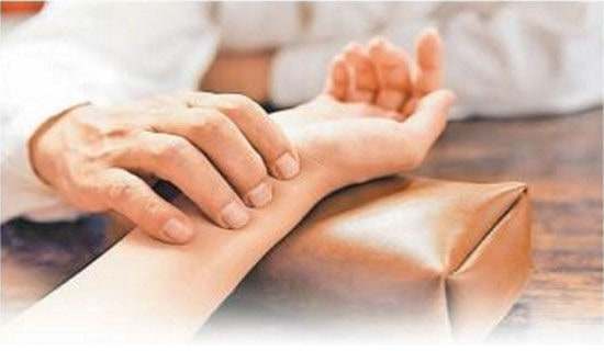 b��ҽ����ְ����